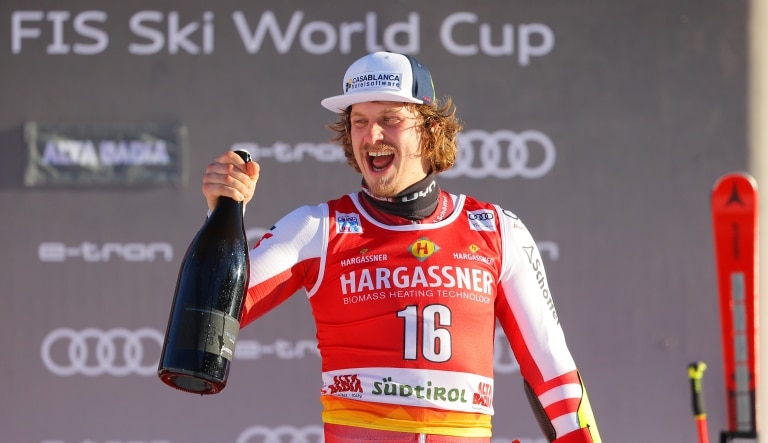 Manuel Feller - Siegerehrung in Hargassner Startnummer