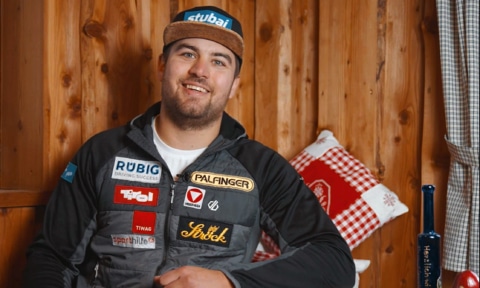Rennrodel Weltmeister Nico Gleirscher freut sich über seine neue Pelletheizung von Hargassner | Referenzen Hargassner