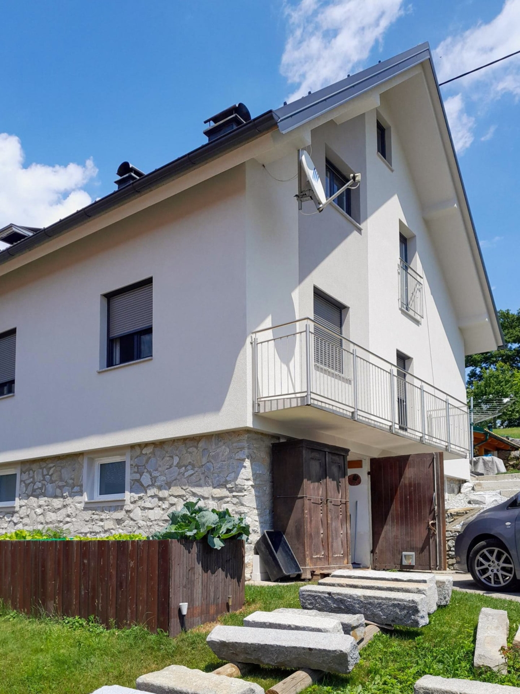 Exterior view of Fuchs detached house | Smart-HV log heating system | Hargassner reference