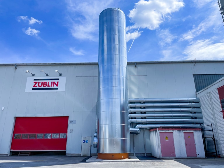 Außenansicht Firma Züblin Timber - Strabag | Magno-SR Industrieheizung | Referenz Hargassner