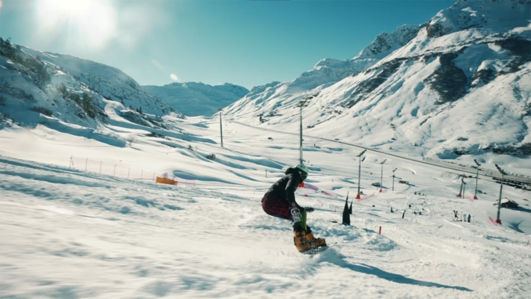 Sabine Schöffmann beim Snowboarden | Sporthilfe Erfolgsgeschichten