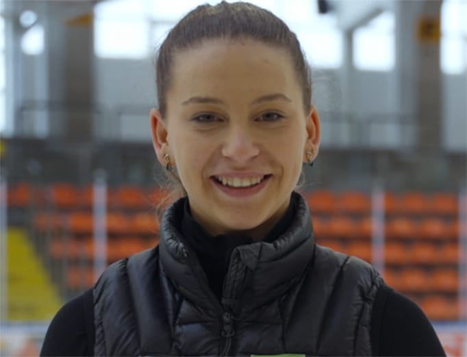 Stefanie Pesendorfer Eiskunstläuferin Portraitfoto | Sporthilfe Erfolgsgeschichten