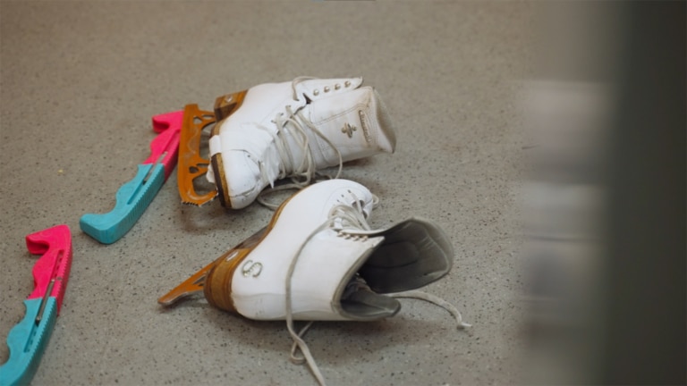 Eiskunstlaufschuhe von Stefanie Pesendorfer | Sporthilfe Erfolgsgeschichten