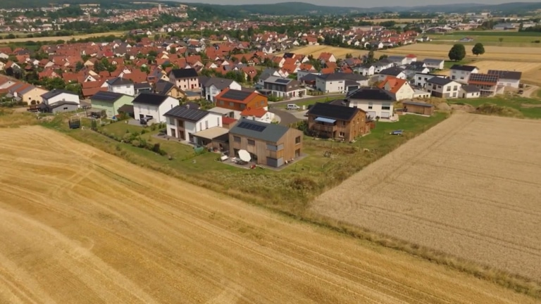 Luftaufnahme aus einem Dorf
