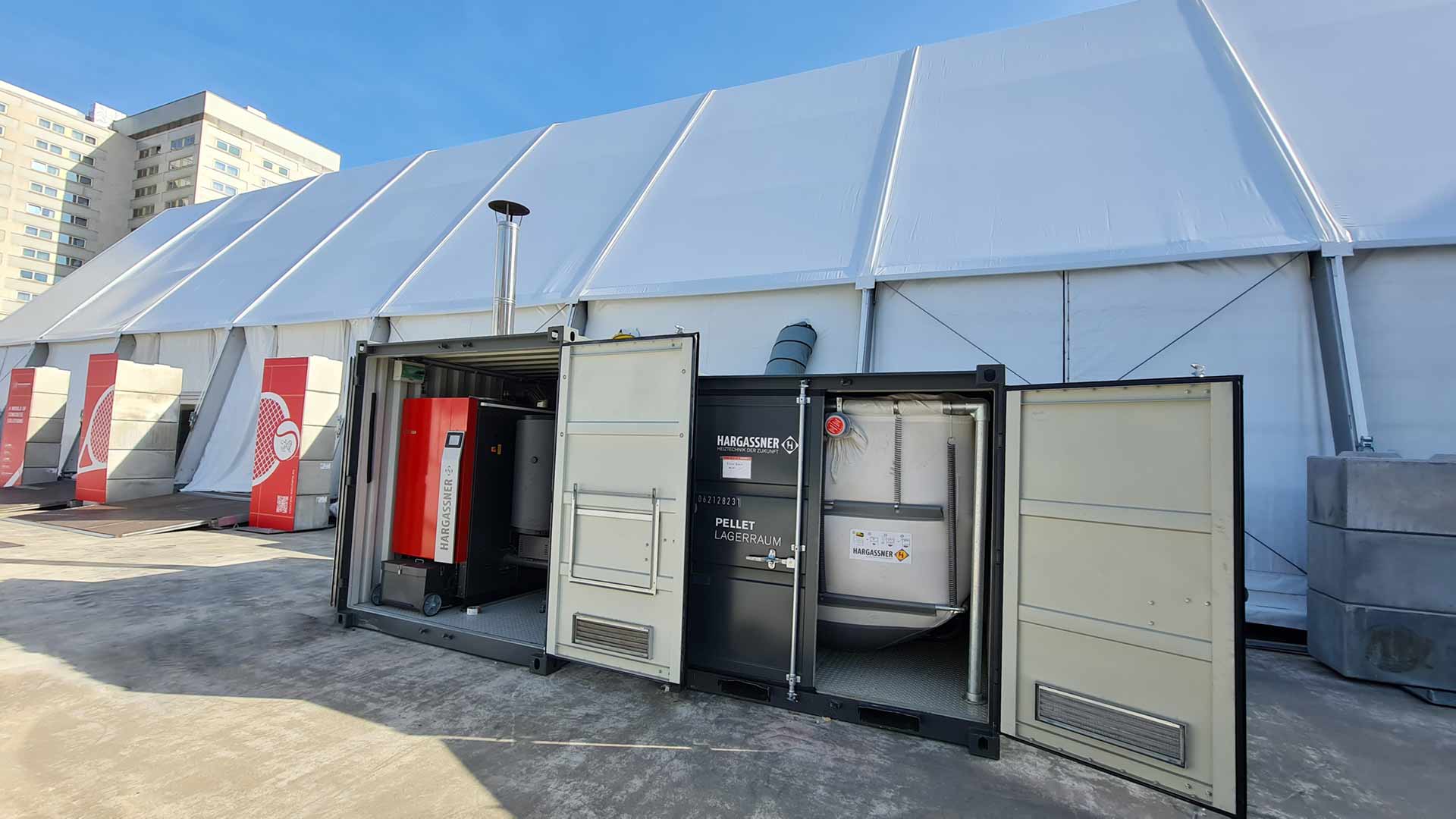 Hargassner Powerbox mit Eco-PK Heizkessel und Pelletslager-Container | Hargassner