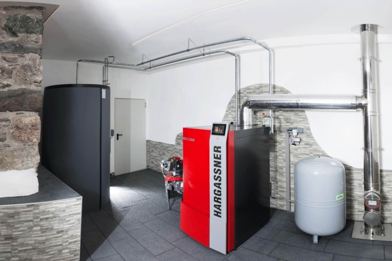 Petutschnig boiler room with an Eco-HK | Hargassner