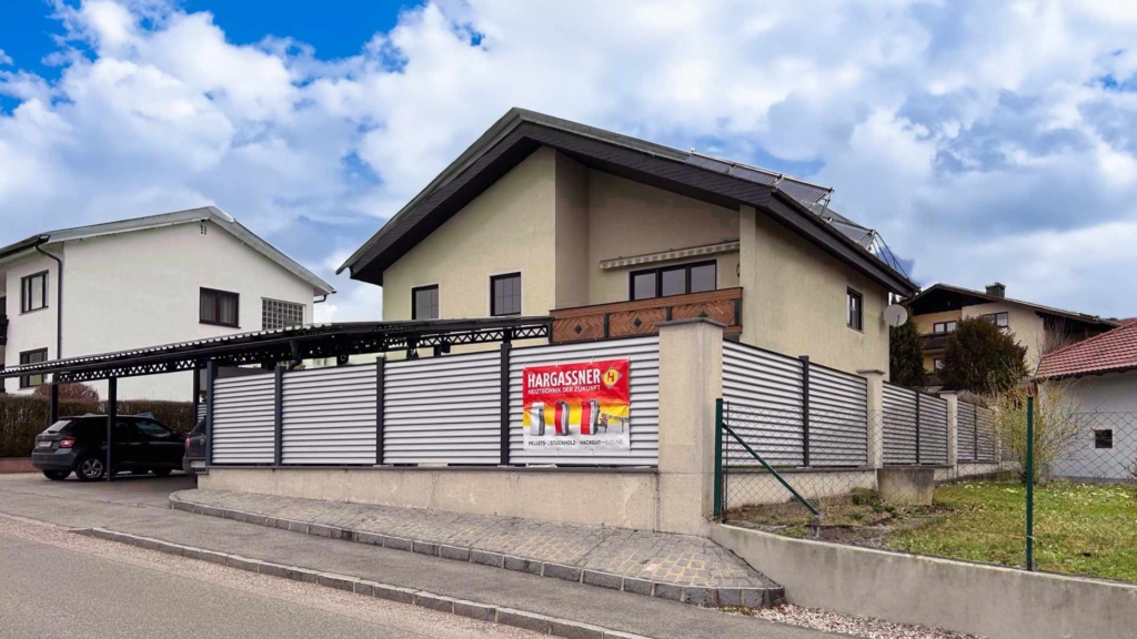 Familie Sirlinger Haus Außenansicht | Hargassner