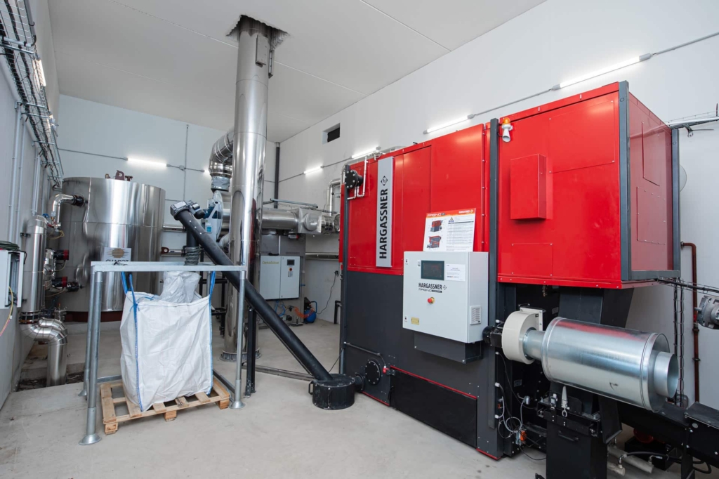 Intérieur de la chaufferie biomasse industrielle de l'IMT Mines Albi-Carnaux
