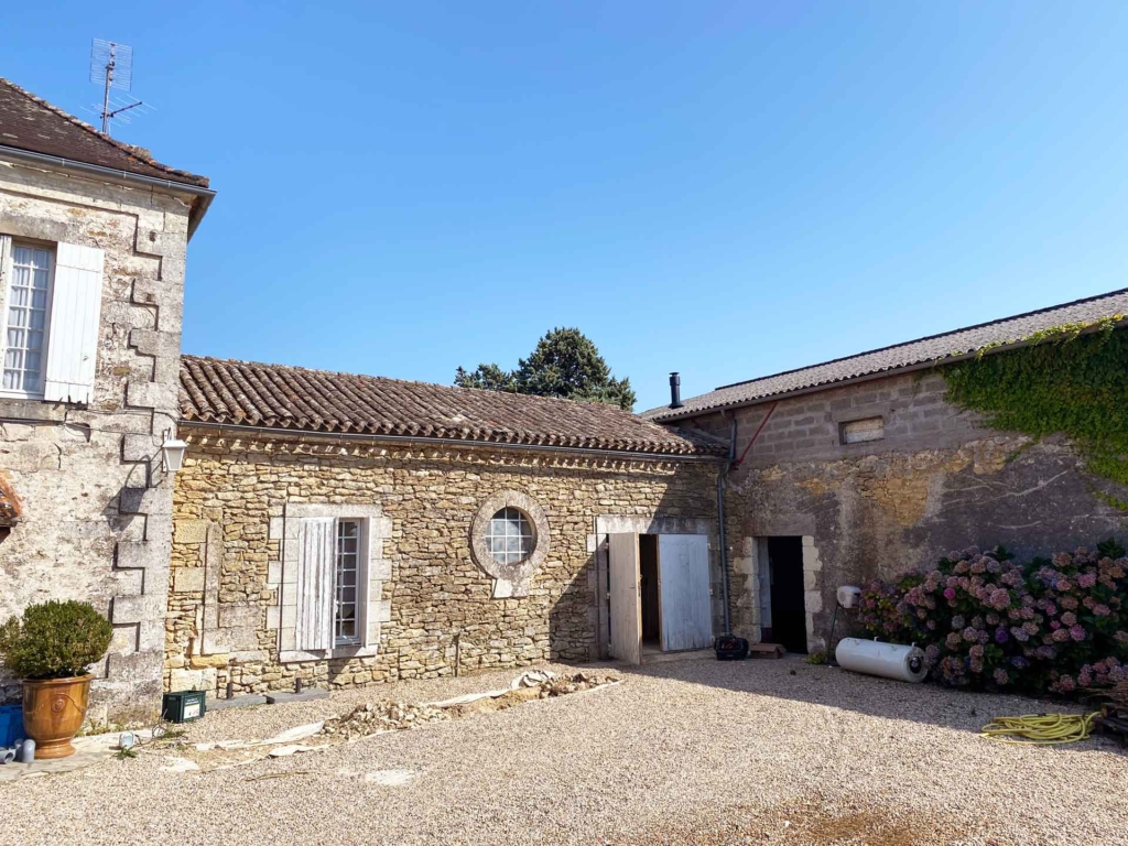 Corps de ferme en Gironde