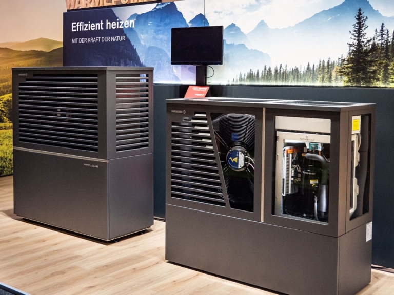 Nouvelle pompe à chaleur Airflow-M Hargassner Stand d'exposition WeBuild ESPA Wels 2024 | Hargassner