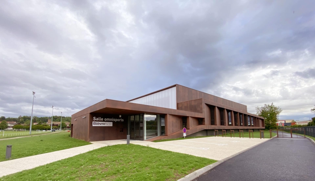 Salle omnisport de Saint-Jean-de-Bournay façade