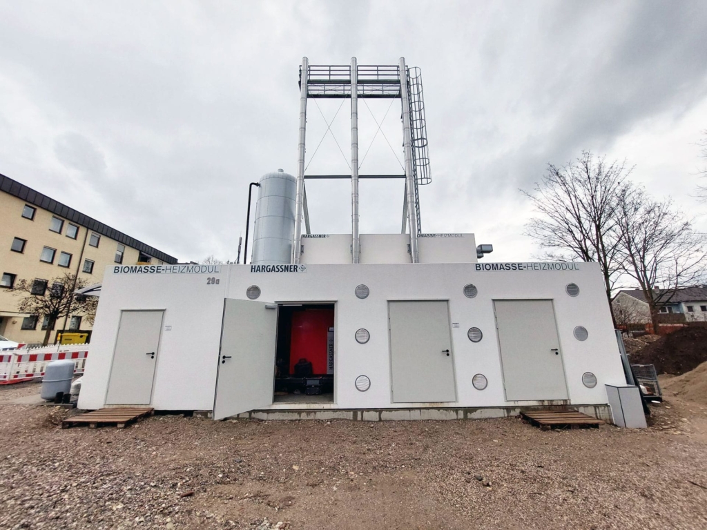 Exterior view of heating module | Major construction site of wood chip heating plant in Burgkirchen