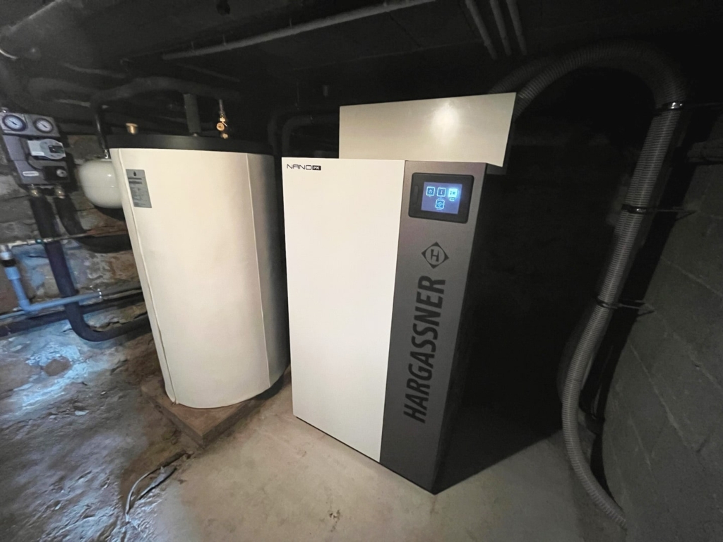 Nano-Pk 15 kW et ballon tampon de 300 L | HARGASSNER