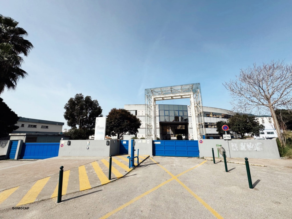 Lycée Antonini de Ajaccio vue devant