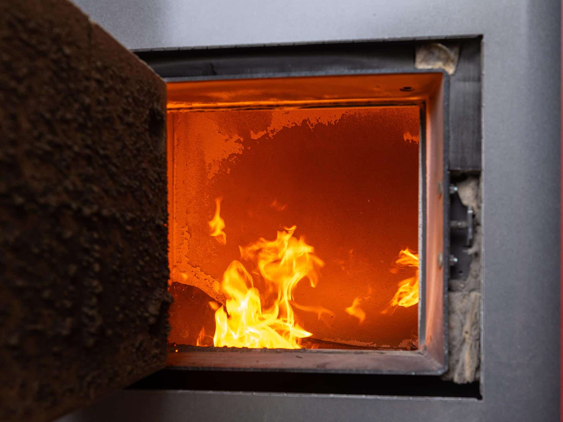 Eco-HK wood chip heating combustion chamber at Landwirtschaft Buchecker | Reference Hargassner