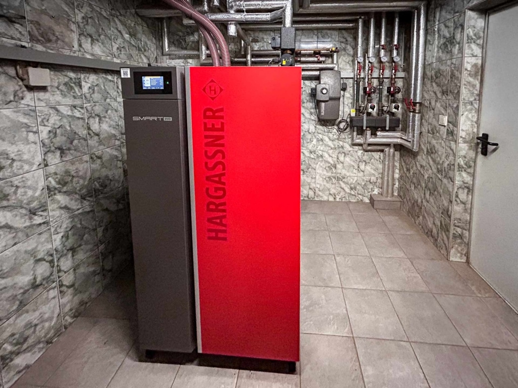 Smart-DUO in the boiler room of the Eberl farm | Reference Hargassner