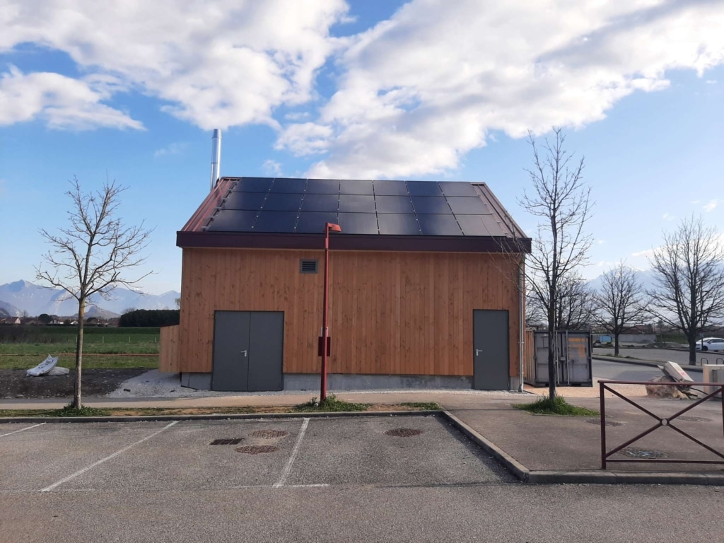 Façade de la chaufferie biomasse du réseau de chaleur de Vif