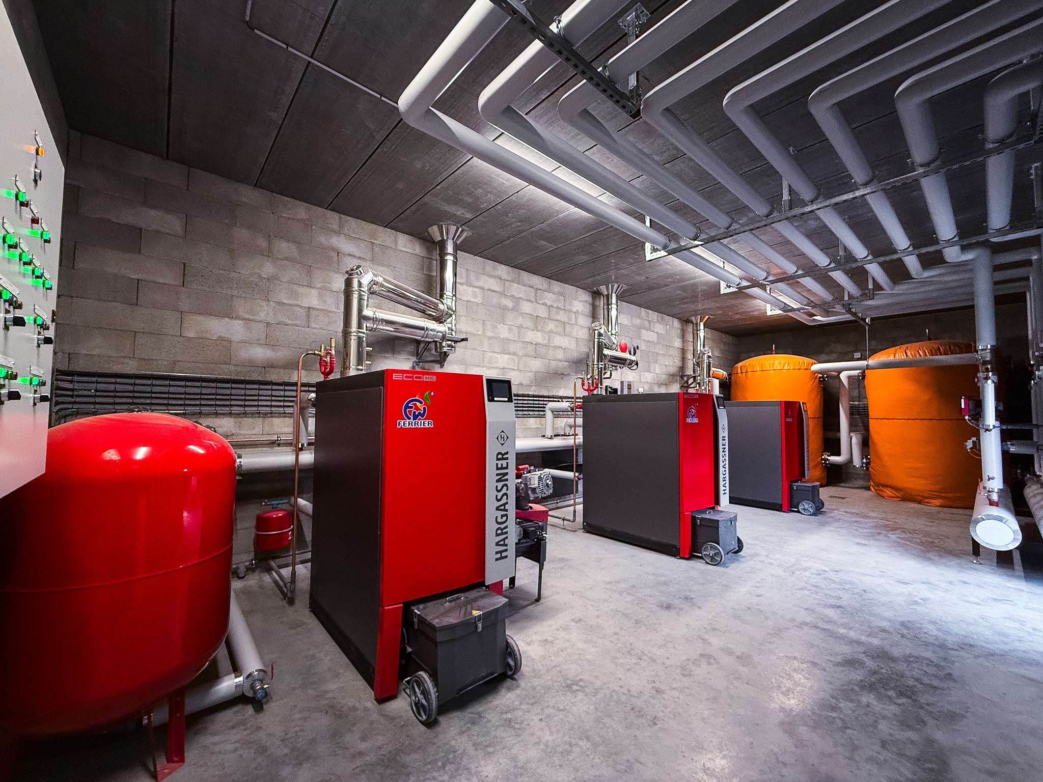intérieur de la chaufferie biomasse du réseau de chaleur de Etroeungt