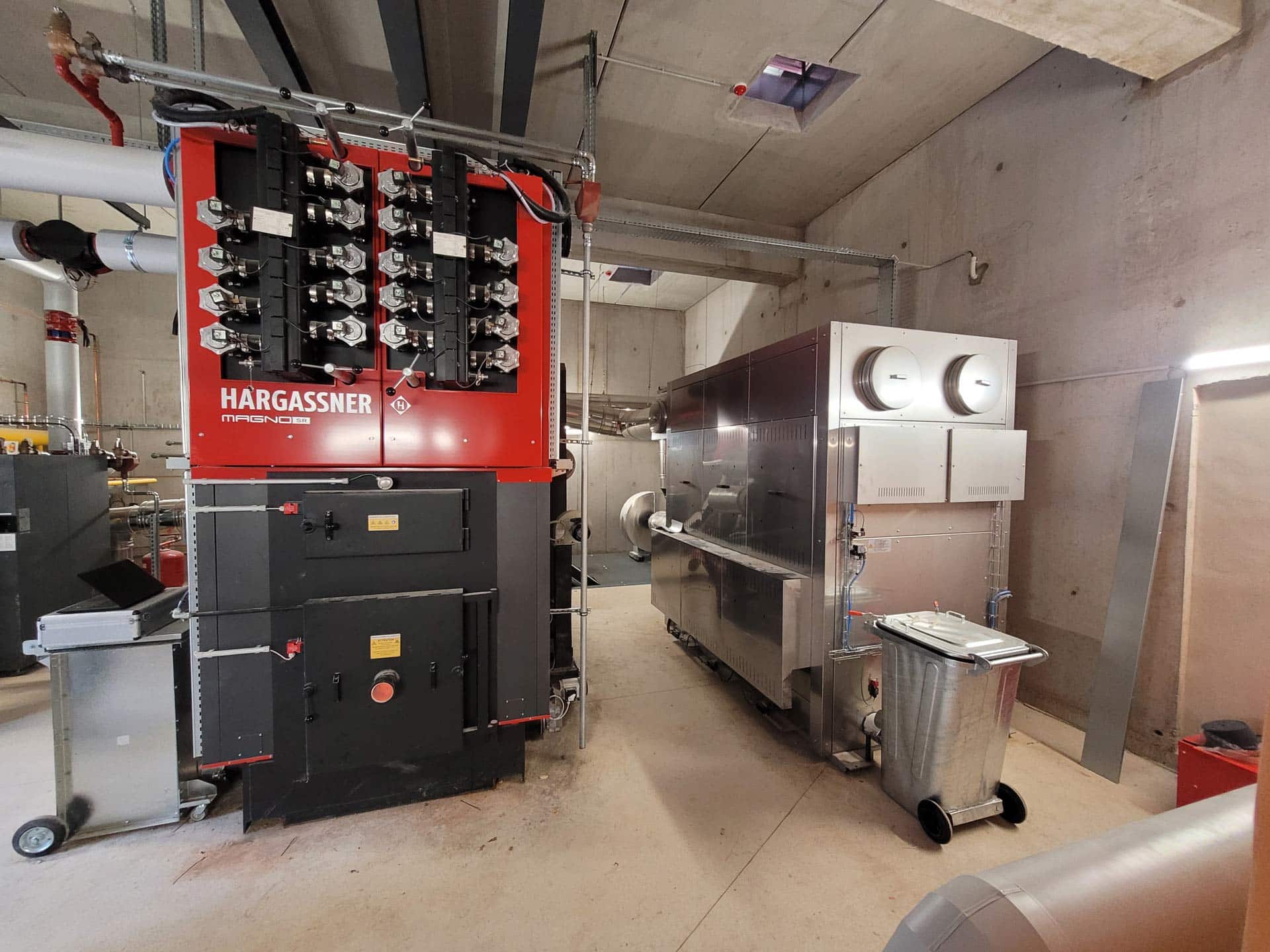 Chaudière Magno-SR 800 kW et son filtre à particules Oekorona 3MD300