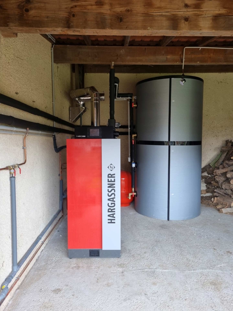 Chauffage au bois bûches avec une chaudière Neo-HV