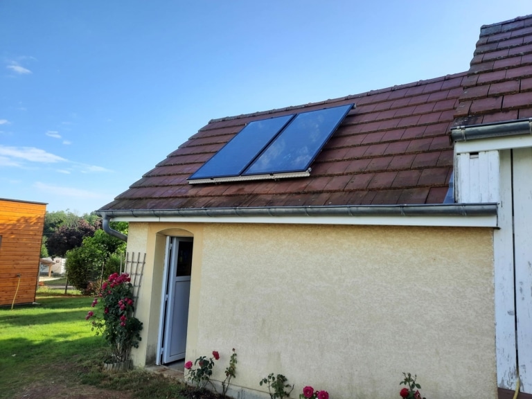 Chauffe-eau solaire individuel de 4 m² avec 2 TS-300 HARGASSNER