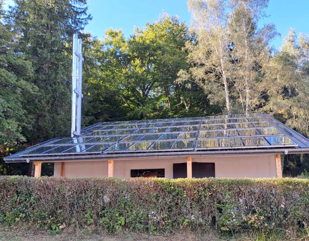 Système solaire thermique avec 59 capteurs sous vide TS 400