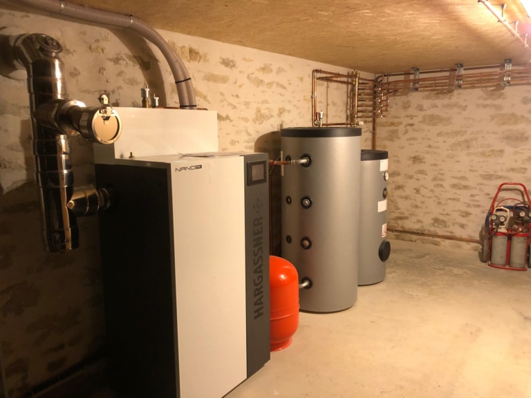 chauffage central aux pellets de bois nano-pk 6-15 kW avec tampon et ballon d'eau chaude