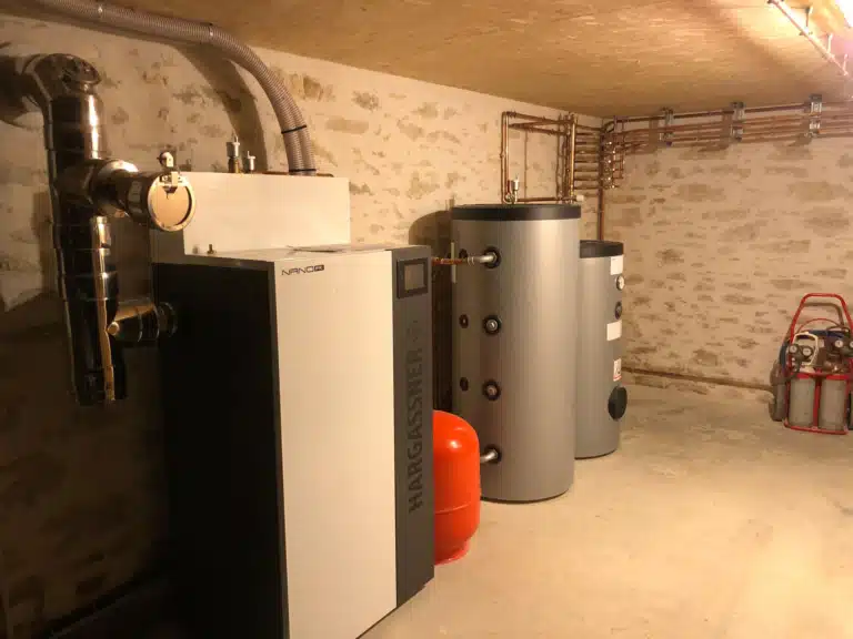 chauffage central aux pellets de bois nano-pk 6-15 kW avec tampon et ballon d'eau chaude