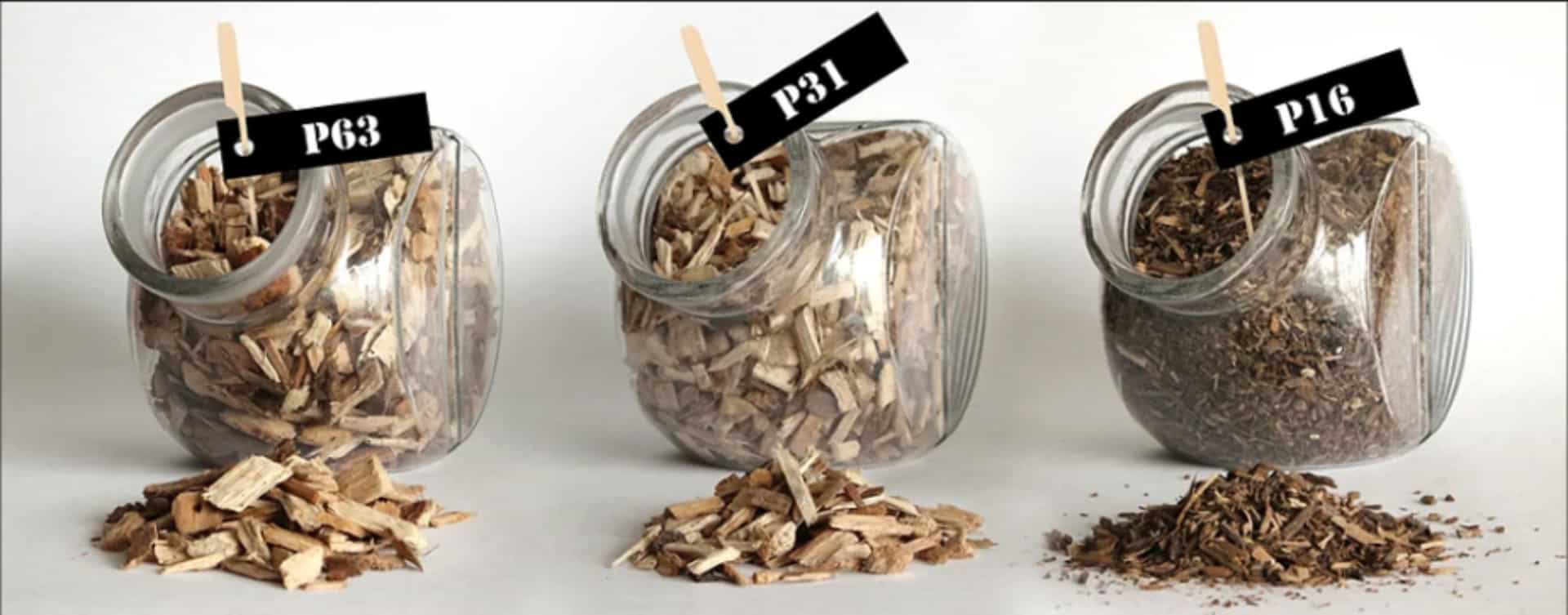 bocaux de bois déchiqueté de différentes granulométries P63, P31, P16
