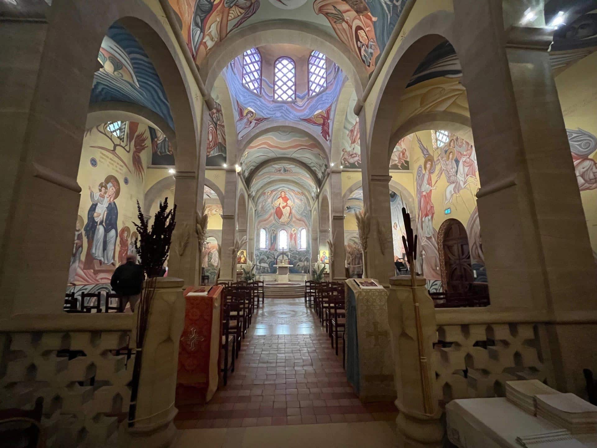 intérieur de l'église du monastère Saint-Michel à Flayosc