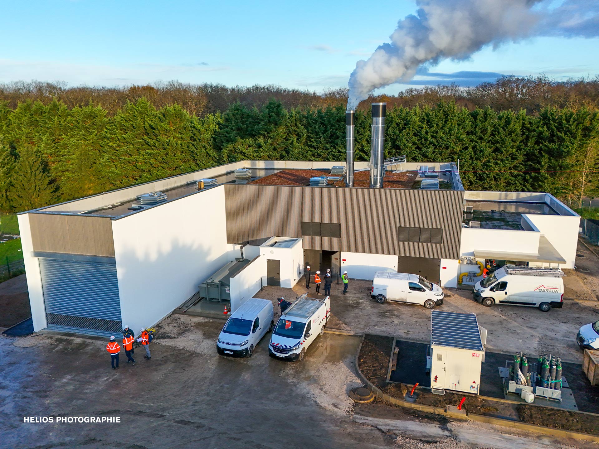 Vue aérienne de la chaufferie biomasse du nouveau réseau de chaleur de Montargis