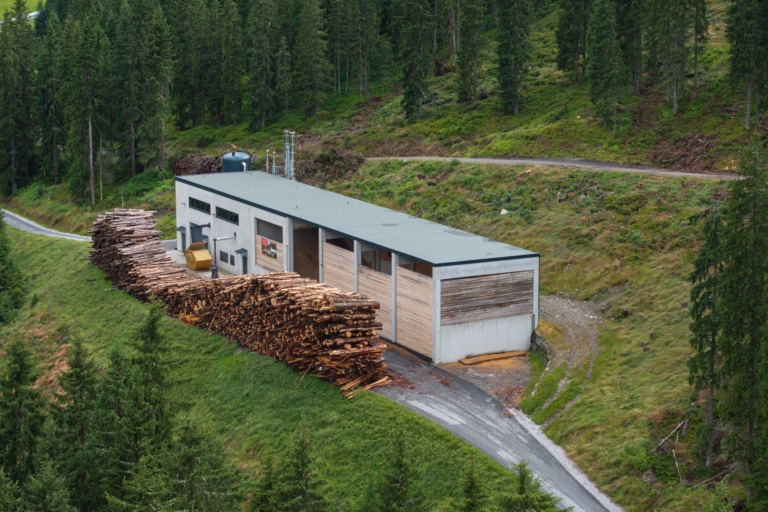 Außenaufnahme Heizhaus Nahwärme Hochfügen | Referenz Hargassner, Magno-SR Kaskade