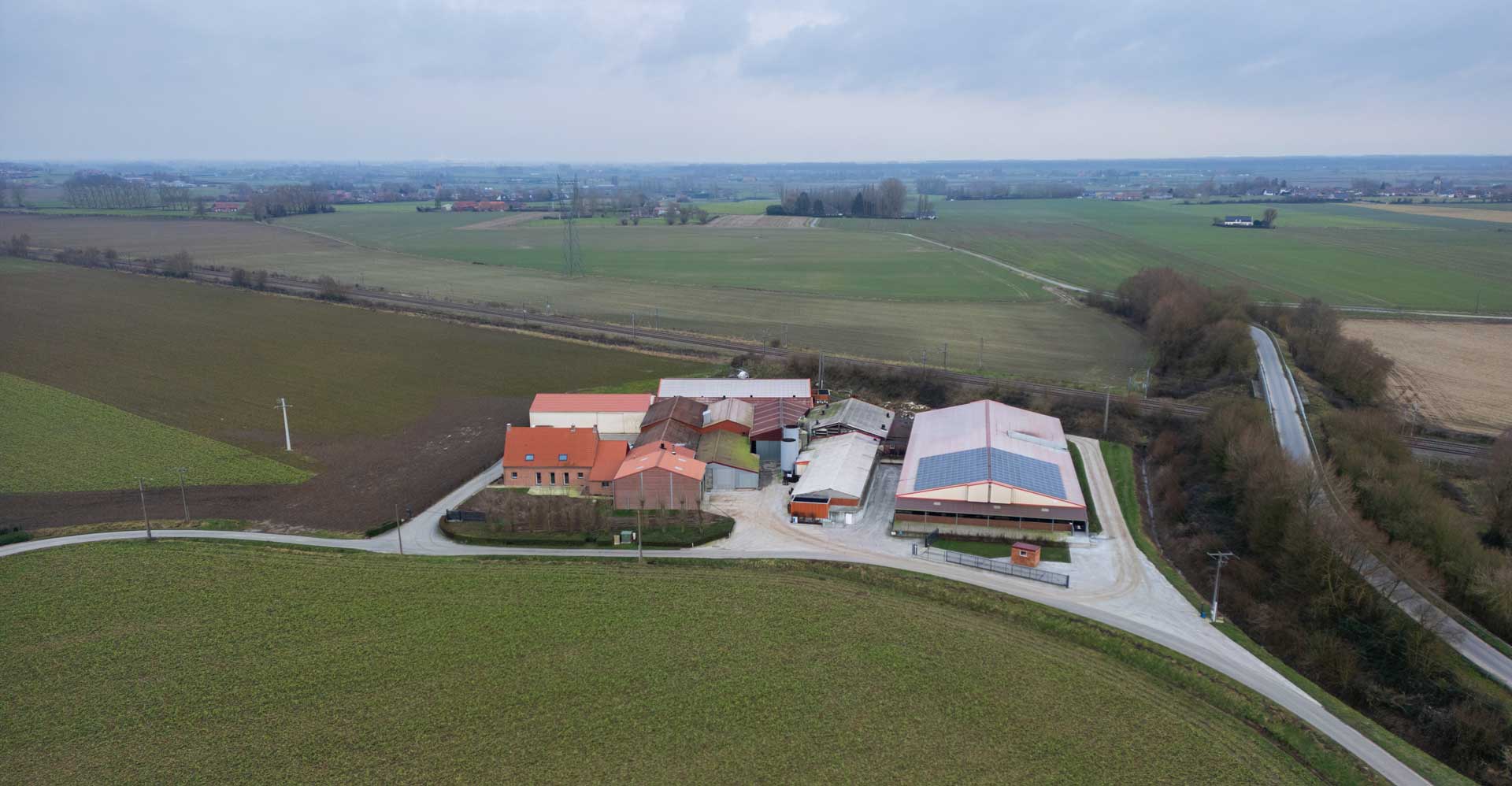 Vue aérienne d'une exploitation agricole