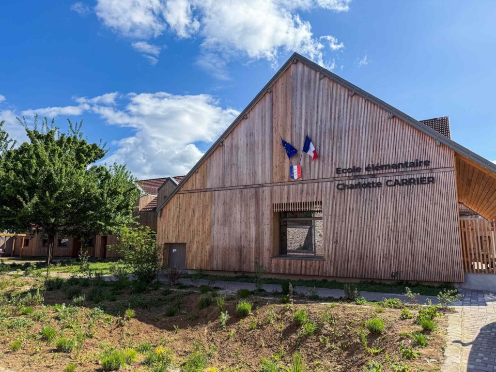 façade du bâtiment de l'école élémentaire Charlotte Carrier