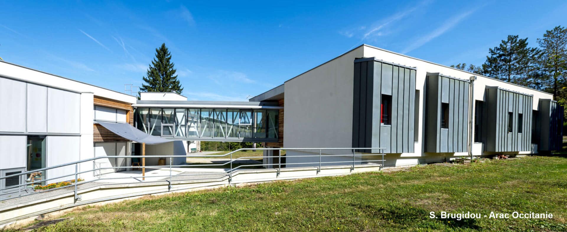 Façade du bâtiment de l'EHPAD Paul Ané à Seix