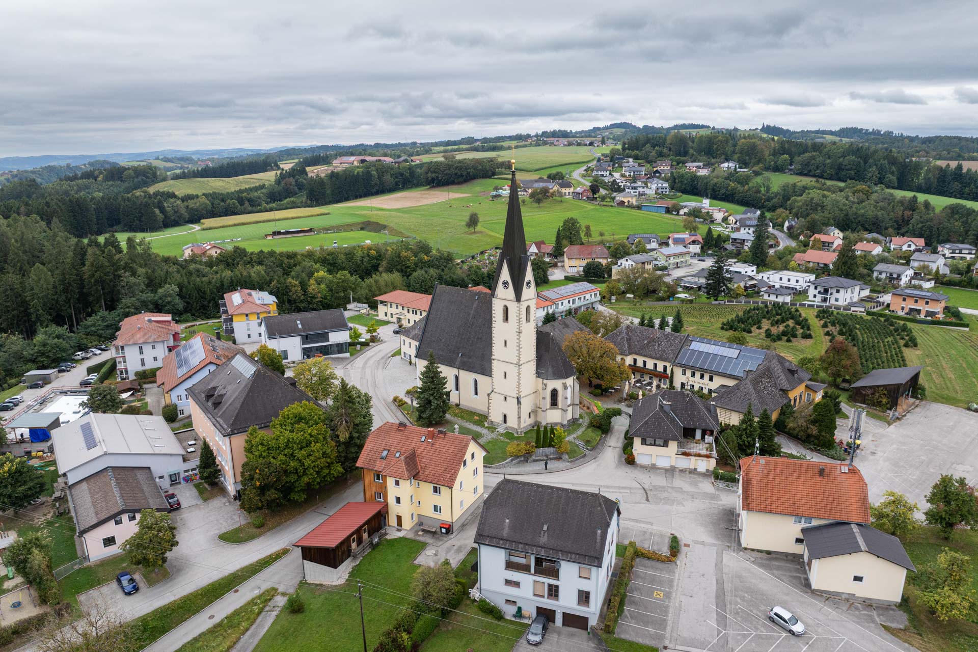 Luftaufnahme der Gemeinde Stroheim, Referenz Hargassner