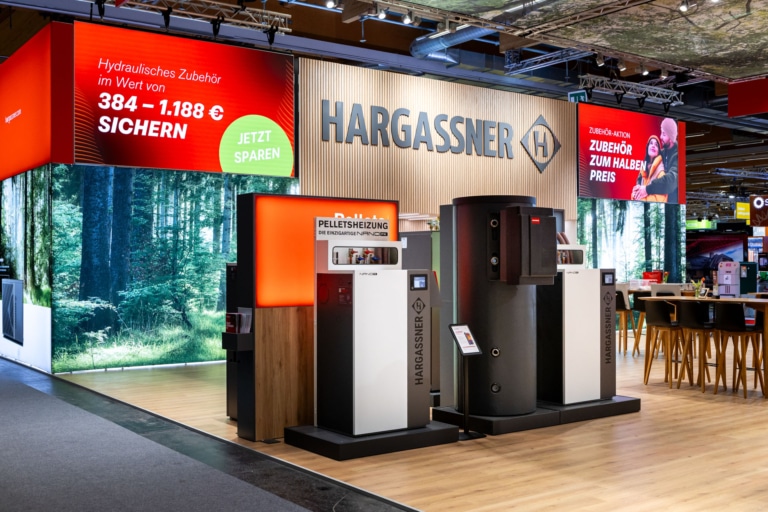 Pelletkessel mit Systemspeicher am Hargassner Messestand bei der ESPA Wels