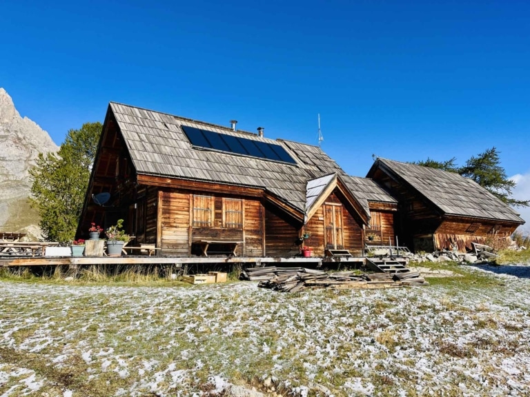 Système solaire combiné 6 capteurs TS 300 HARGASSNER sur la toiture du refuge du Chardonnet