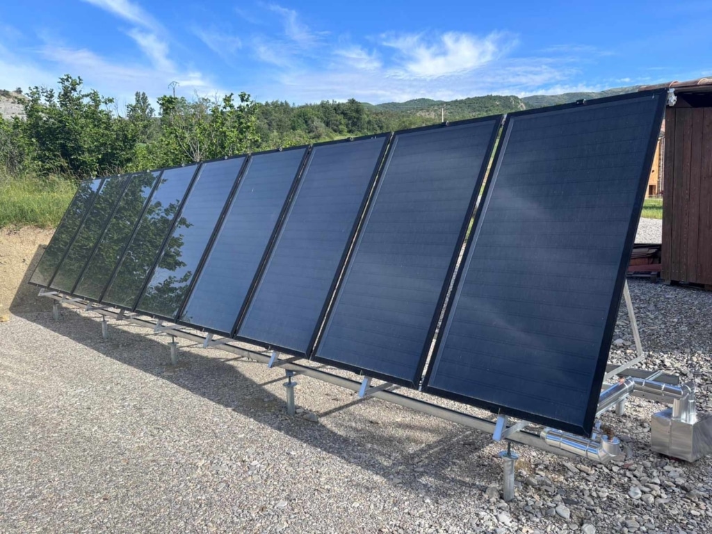 9 panneaux solaires thermiques TS 300 HARGASSNER en série
